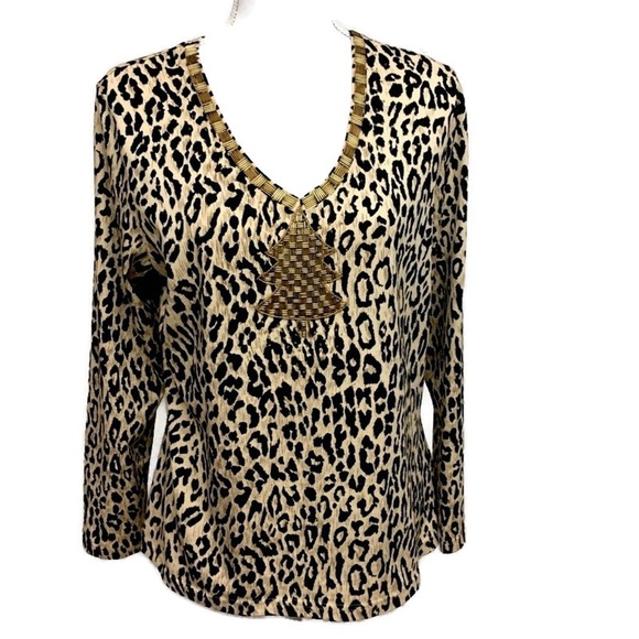 Christmas Tree Embellished Leopard print Christmas blouse size Medium - Picture 1 of 5